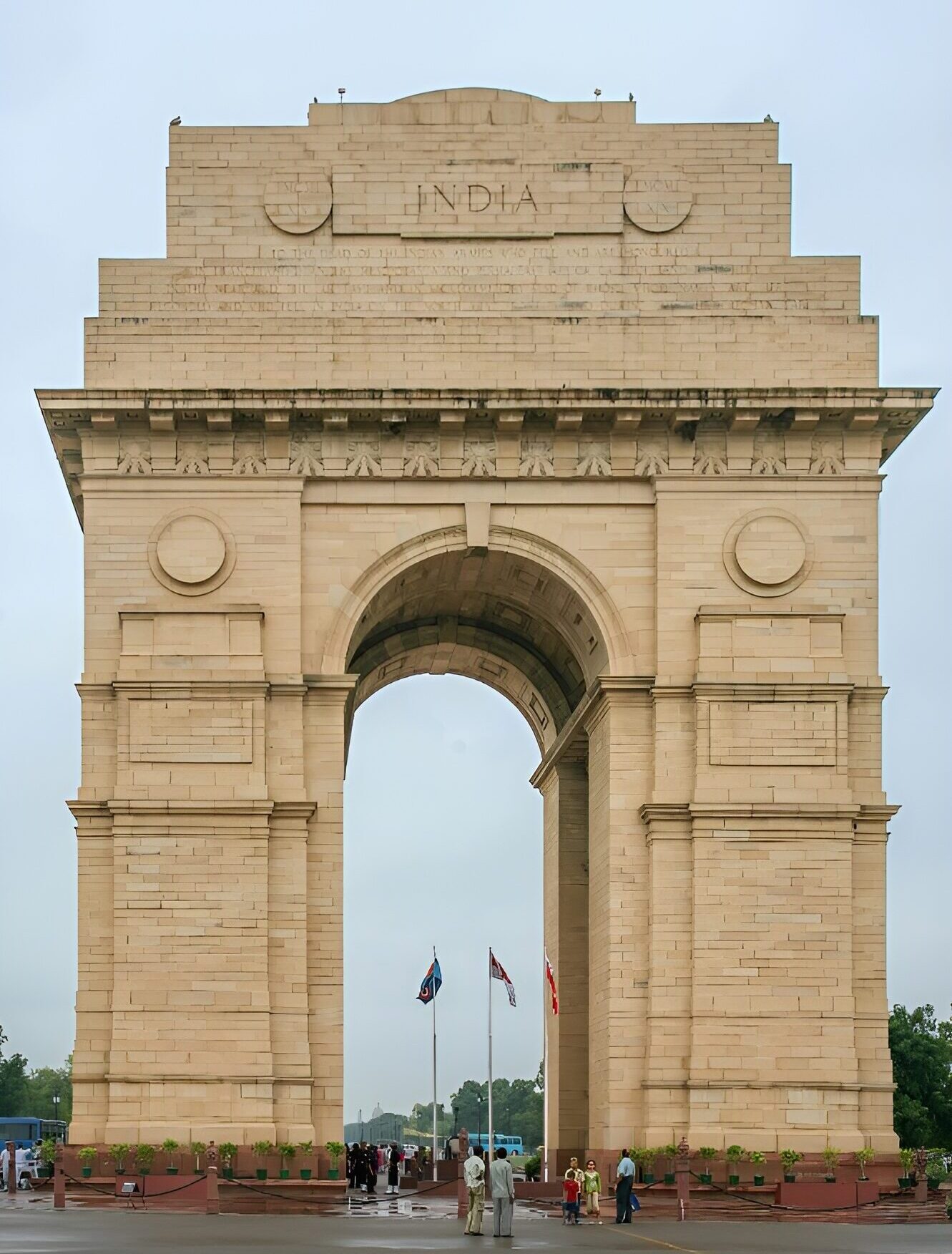 india gate vertical (1)